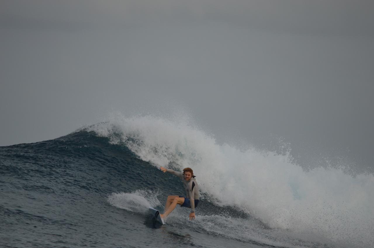 Surf Trip Maldives Hotell Thulusdhoo Exteriör bild