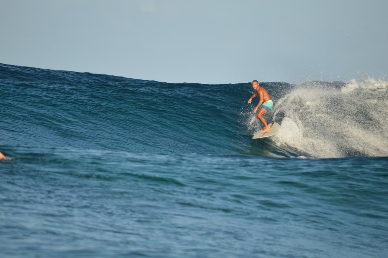 Surf Trip Maldives Hotell Thulusdhoo Exteriör bild