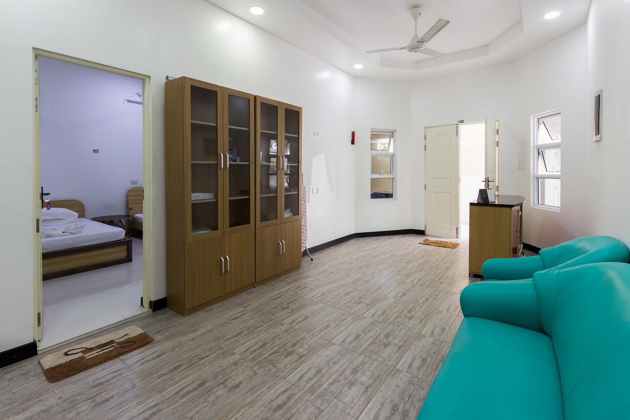 Surf Trip Maldives Hotell Thulusdhoo Exteriör bild